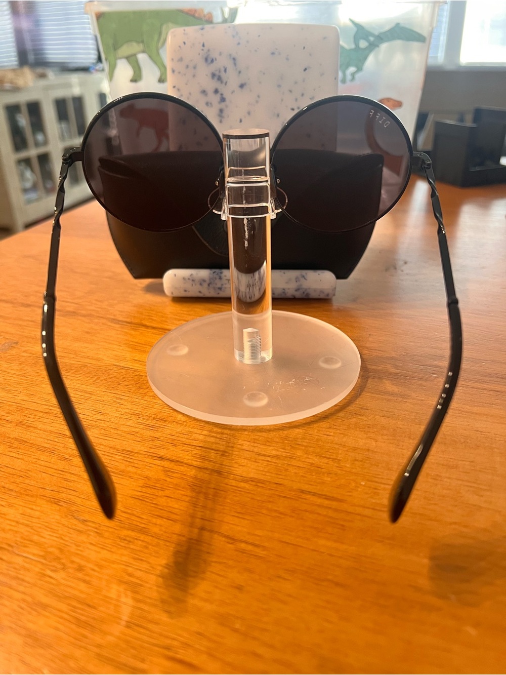 Diff Eyewear Black Round Sunglasses with Dark Lenses - Picture 2 of 4